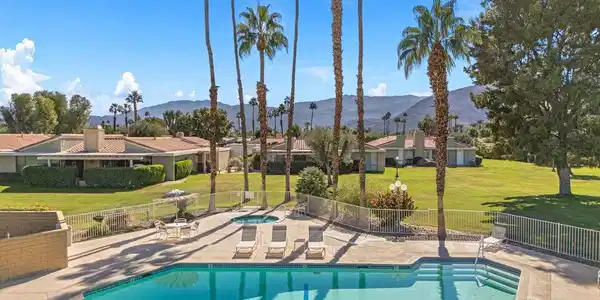 72485 Roxbury Drive