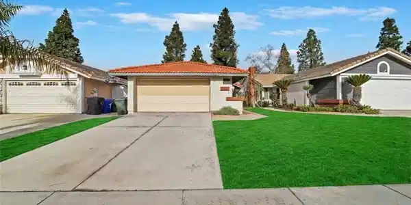 14502 Hillcrest Dr