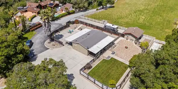 3485 Stable Lane