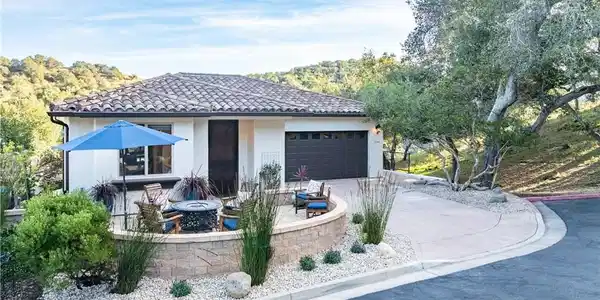 2845 Loganberry