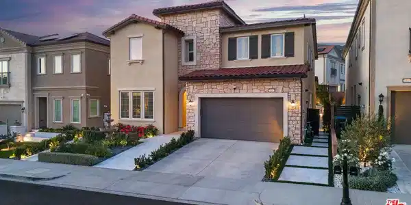 20643 W Wood Rose Court