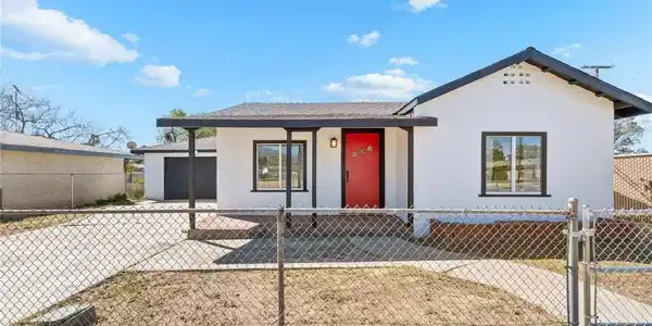 395 W 4th
