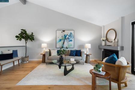 1541 Moraga way