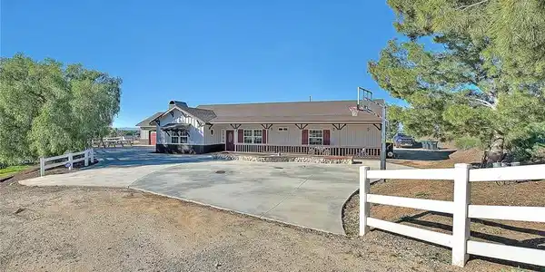 575 Scotts Lane