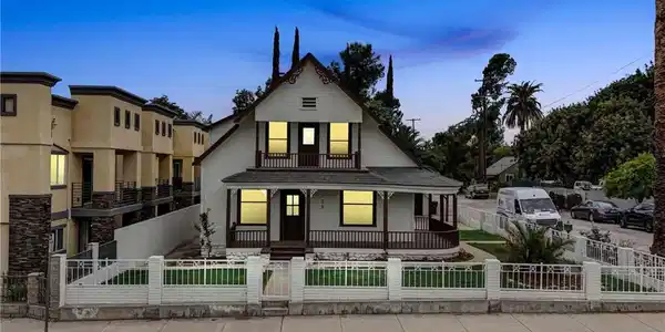 239 N San Antonio Avenue