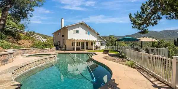 3304 Del Charro Rd