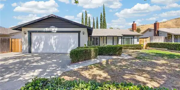 4405 Lakewood