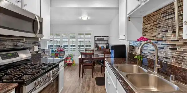 1430 W Lambert