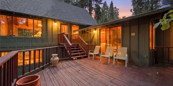 745 Kuffel Canyon