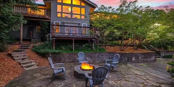 965 Ridge Dr