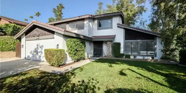 2931 Seine Avenue