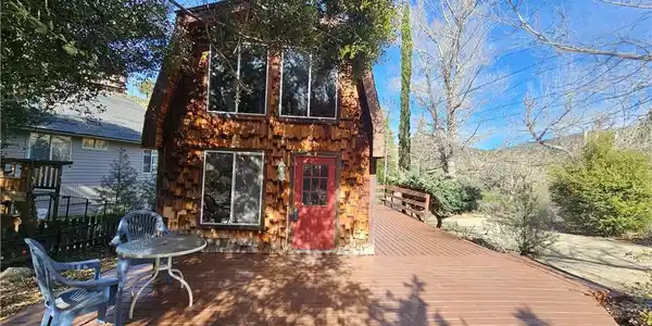2421 Galcier Drive