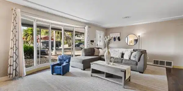 6114 Tarragona Dr