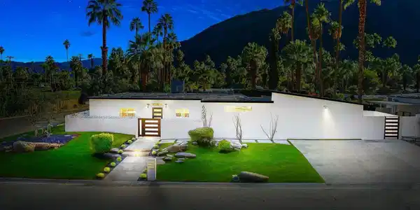 623 W Regal Drive