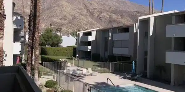 261 E La Verne
