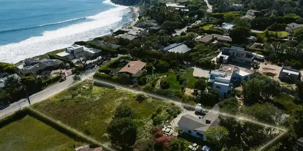 29029 Cliffside Drive
