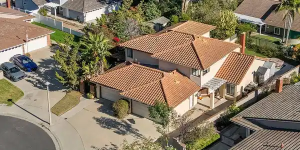 3874 Ravenswood