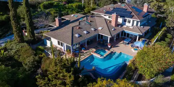 516 Whisper Wind Dr
