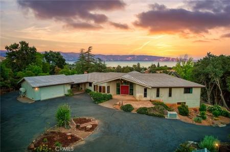 807 Crystal Lake Way