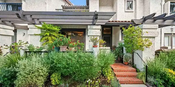1490 Palisades Drive
