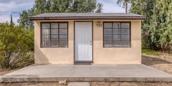 9438 Navajo