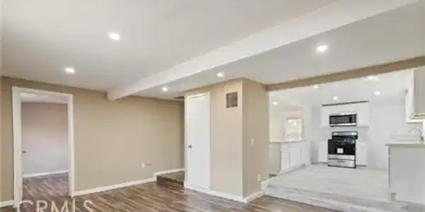 232 E 45th