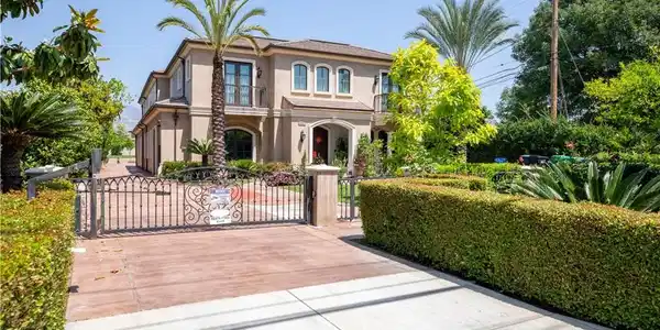 481 W Live Oak Avenue
