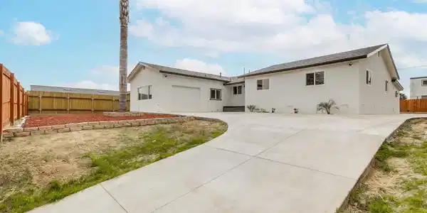 824 PARAISO AVE