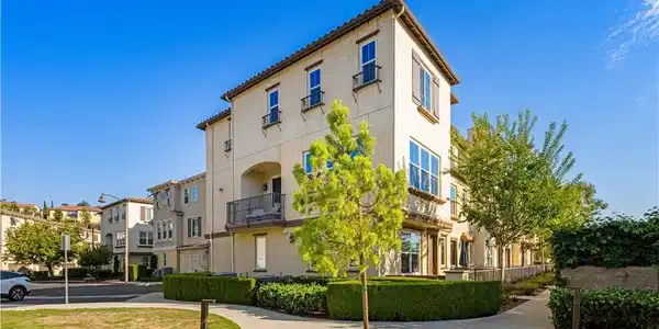 3101 Marigold Cir