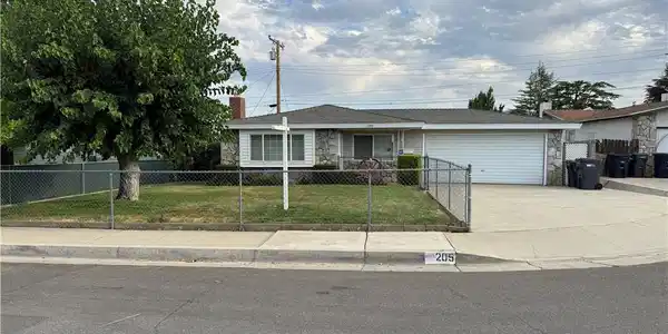 205 Bartlett Street