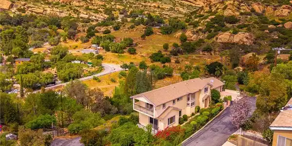 150 SUMMIT Drive