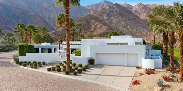 77240 Avenida Arteaga
