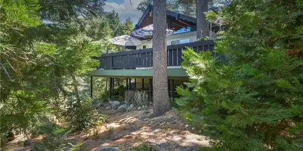 1121 Chateau Drive