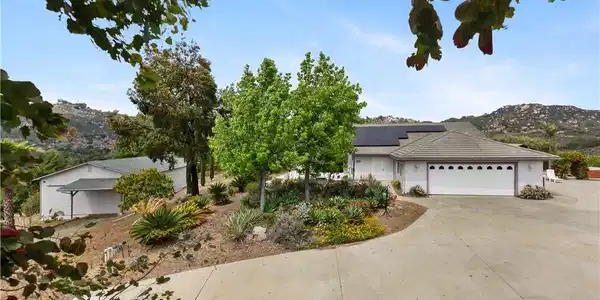38064 De Luz Road