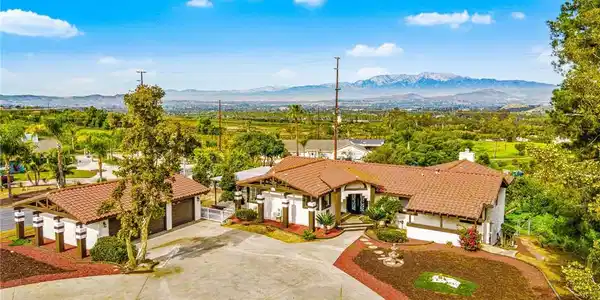 16066 Rancho Verde