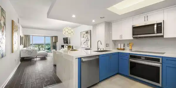13700 Marina Pointe Drive