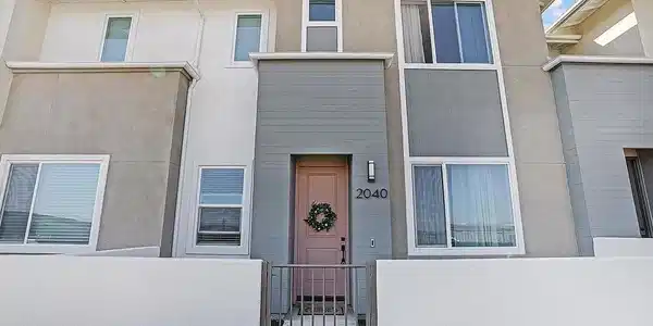 2040 Bluestone Circle