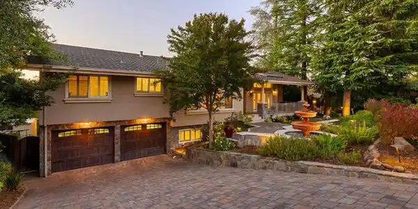 1394 Hillcrest Drive