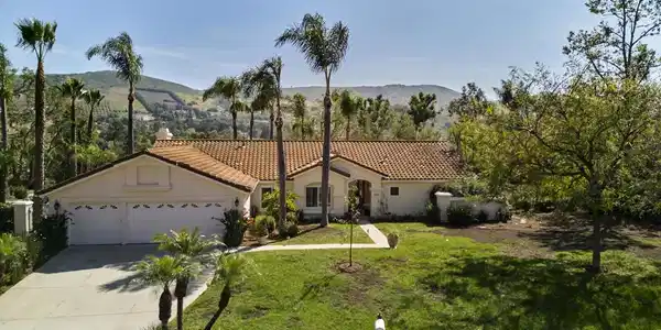 12916 Sunny Lane