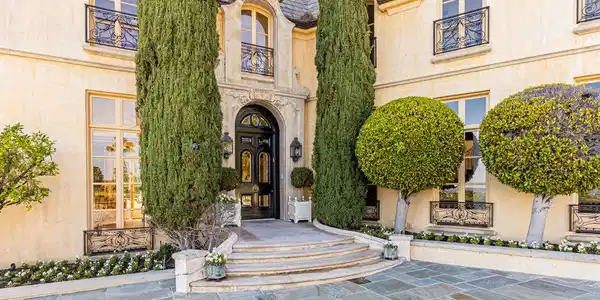 1115 La Altura Road