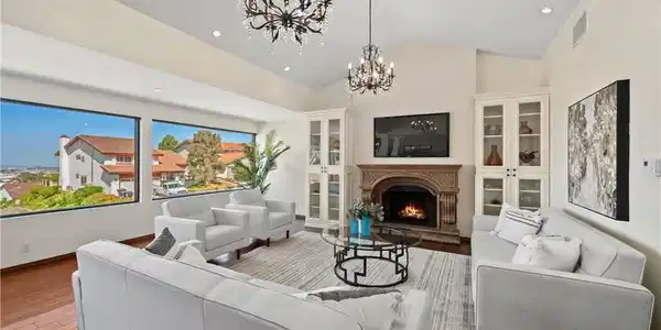 3230 Carolwood Lane