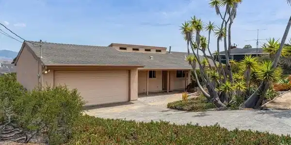 1244 Bayview Heights