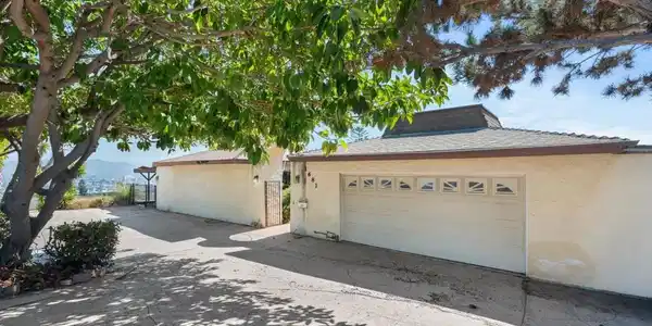 1681 Hillsmont Drive