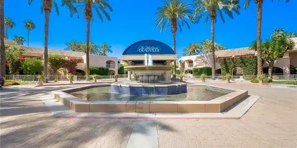 500 E Amado Road