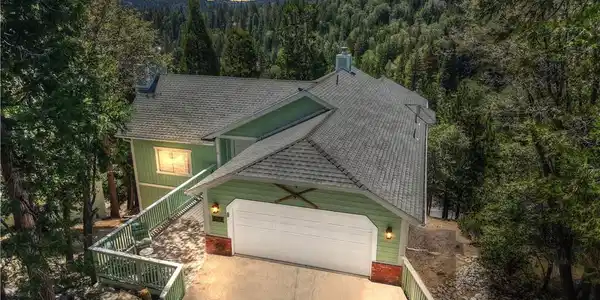 27392 Peninsula Drive