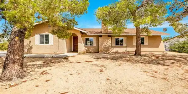 61815 Alta Loma Drive
