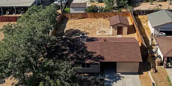15935 Live Oak