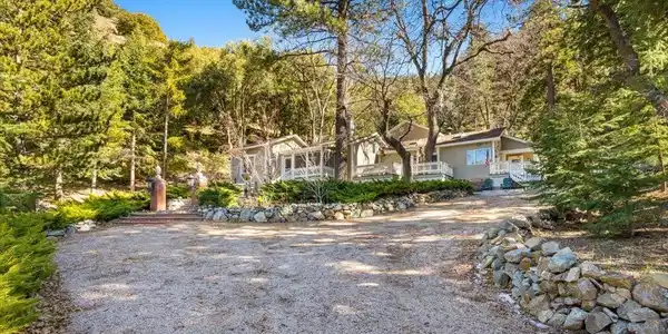 16528 Paradise Valley Road