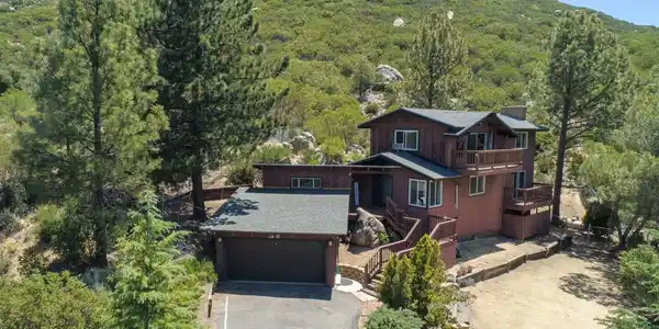 8637 Ponderosa Lane