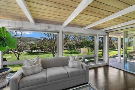 1247 La Casa Dr